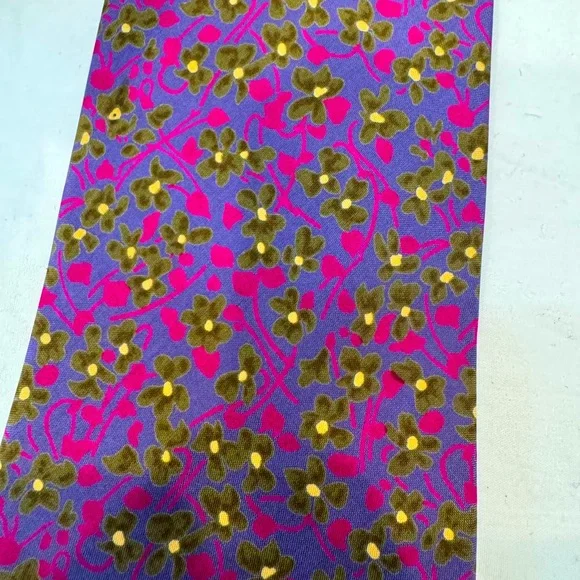 Authentic CHANEL Purple and Green Men's Tie - Picture 5 of 7